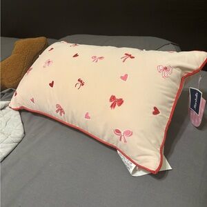 Pink bow decorative pillow